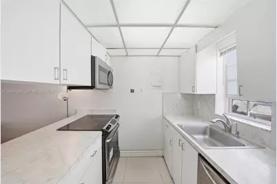 1100 NE 9th Ave #105, Fort Lauderdale, FL 33304 - Photo 6