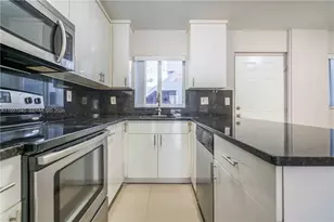 1986 Biarritz Dr, Miami Beach, FL 33141 - Photo 8