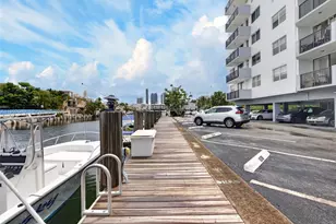 3703 NE 166th St, North Miami Beach, FL 33160 - Photo 16