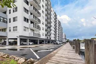 3703 NE 166th St, North Miami Beach, FL 33160 - Photo 20