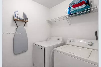 8968 NW 180th Ter, Hialeah, FL 33018 - Photo 14