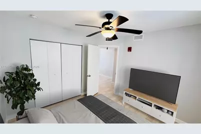 1737 NW 3rd Ave #5, Miami, FL 33136 - Photo 6