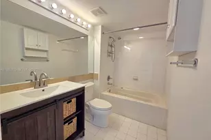 1155 Brickell Bay Dr, Miami, FL 33131 - Photo 22