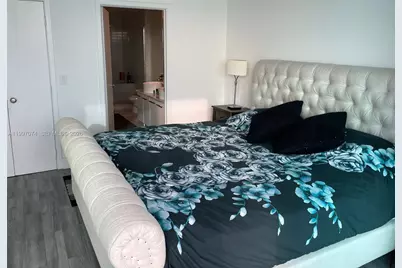 888 Biscayne Blvd #1810, Miami, FL 33132 - Photo 12