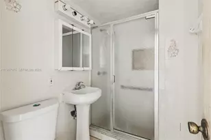 1611 NE 42nd Ct, Pompano Beach, FL 33064 - Photo 20