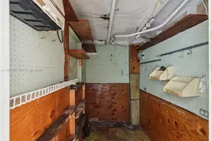 1611 NE 42nd Ct, Pompano Beach, FL 33064 - Photo 32