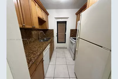 8704 NW 35th St #208, Coral Springs, FL 33065 - Photo 4