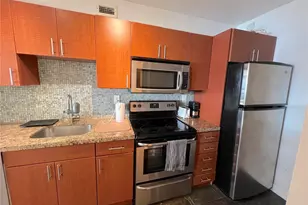 100 Lincoln Rd, Miami Beach, FL 33139 - Photo 12