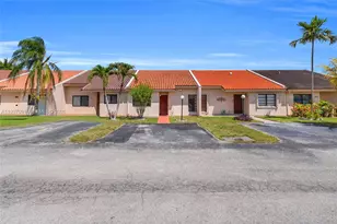 6323 SW 147th Pl Cir, Miami, FL 33193 - Photo 2