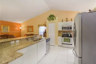 709 NW 177th Ave, Pembroke Pines, FL 33029 - Photo 6