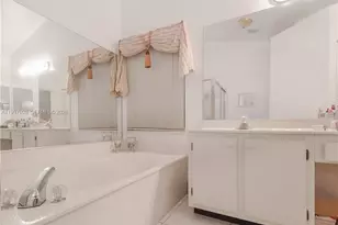 709 NW 177th Ave, Pembroke Pines, FL 33029 - Photo 10