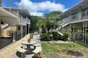 2000 Buchanan St, Hollywood, FL 33020 - Photo 10