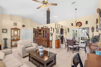 694 SE Karrigan Ter, Port Saint Lucie, FL 34983 - Photo 2