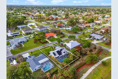 694 SE Karrigan Ter, Port Saint Lucie, FL 34983 - Photo 8