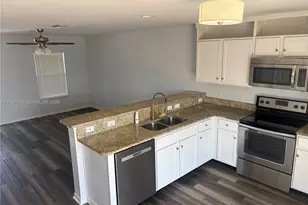 4413 SW 15th Pl, Cape Coral, FL 33914 - Photo 4