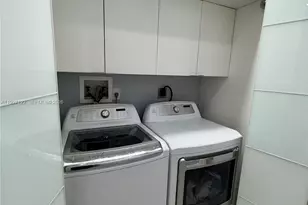 7768 NW 116th Ave, Doral, FL 33178 - Photo 6
