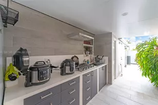 13935 SW 10th St, Miami, FL 33184 - Photo 14