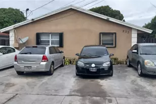 237 SW 5th St, Deerfield Beach, FL 33441 - Photo 1