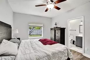 1201 NW 192nd Ln, Pembroke Pines, FL 33029 - Photo 14