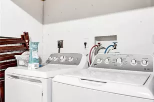 1201 NW 192nd Ln, Pembroke Pines, FL 33029 - Photo 22