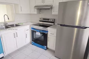 320 NE 12th Ave, Hallandale Beach, FL 33009 - Photo 8