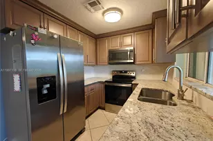 9803 NW 37th St, Sunrise, FL 33351 - Photo 2