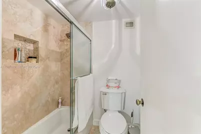 6039 Collins Ave #1607, Miami Beach, FL 33140 - Photo 30