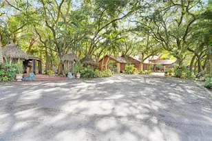 15425 SW 268th St, Homestead, FL 33032 - Photo 12
