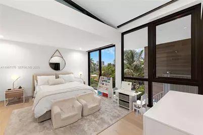 521 Holiday Dr, Hallandale Beach, FL 33009 - Photo 32