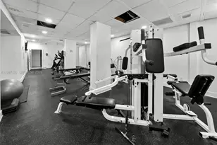 6450 Collins Ave, Miami Beach, FL 33141 - Photo 24