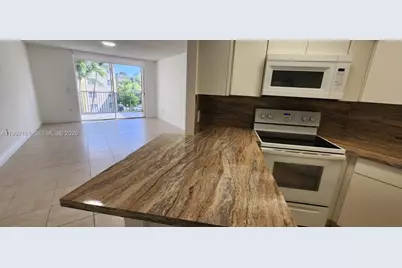 8255 Lake Dr #405, Doral, FL 33166 - Photo 4