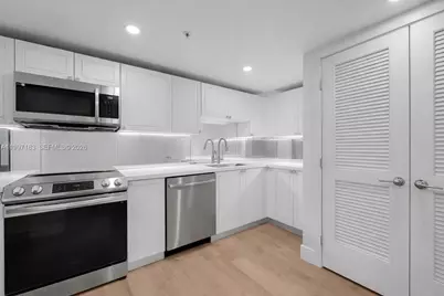 555 NE 34th St #2404, Miami, FL 33137 - Photo 12