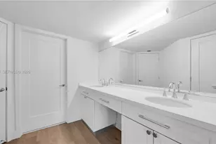 555 NE 34th St, Miami, FL 33137 - Photo 18