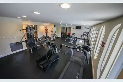200 Diplomat Pkwy #827, Hallandale Beach, FL 33009 - Photo 18