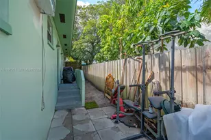 3712 SW 12th Ct, Fort Lauderdale, FL 33312 - Photo 24