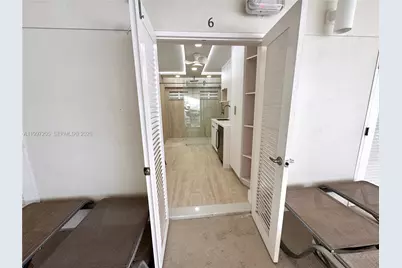 2899 Collins Ave #6, Miami Beach, FL 33140 - Photo 4