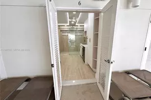 2899 Collins Ave, Miami Beach, FL 33140 - Photo 4