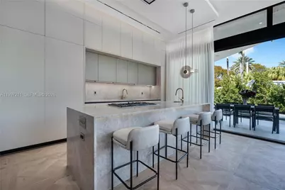 1045 W 47th Ct, Miami Beach, FL 33140 - Photo 10