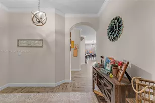 10012 NW 7th St, Miami, FL 33172 - Photo 8