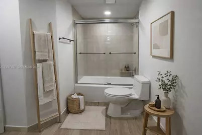 5600 Collins Ave #16N, Miami Beach, FL 33140 - Photo 14