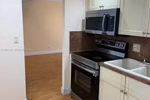 447 NE 195th St, Miami, FL 33179 - Photo 2