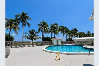 2899 Collins Ave #810, Miami Beach, FL 33140 - Photo 16