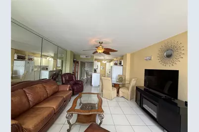 100 Lincoln Rd #422, Miami Beach, FL 33139 - Photo 2