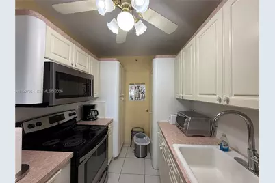 100 Lincoln Rd #422, Miami Beach, FL 33139 - Photo 4