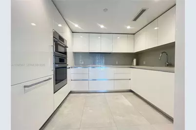 7832 Collins Ave #304, Miami Beach, FL 33141 - Photo 6