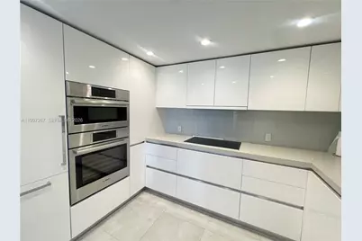 7832 Collins Ave #304, Miami Beach, FL 33141 - Photo 4