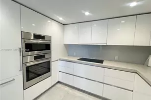 7832 Collins Ave, Miami Beach, FL 33141 - Photo 4