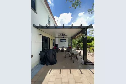 3494 W 103rd Ter, Hialeah, FL 33018 - Photo 6