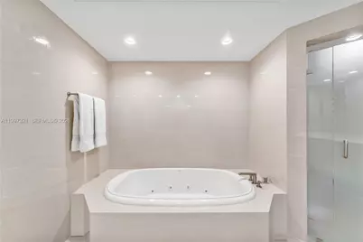 791 Crandon Blvd #405, Key Biscayne, FL 33149 - Photo 18