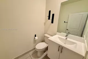 8001 NW 41st St, Doral, FL 33166 - Photo 12